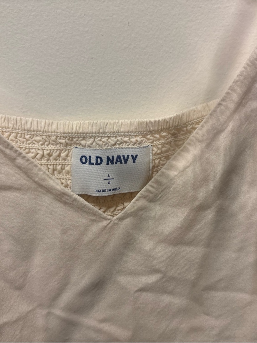 Old Navy Cream Colour Camisole V-neck 100% rayon. - Picture 4 of 6